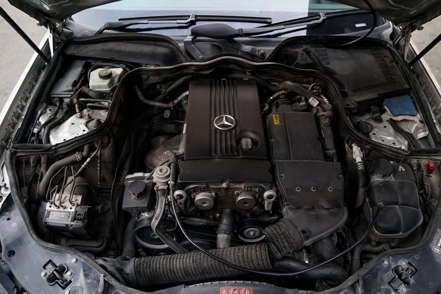 Mercedes-Benz E-Class W211 E200 ปี 2008 สีเงิน (รูปที่ 14)