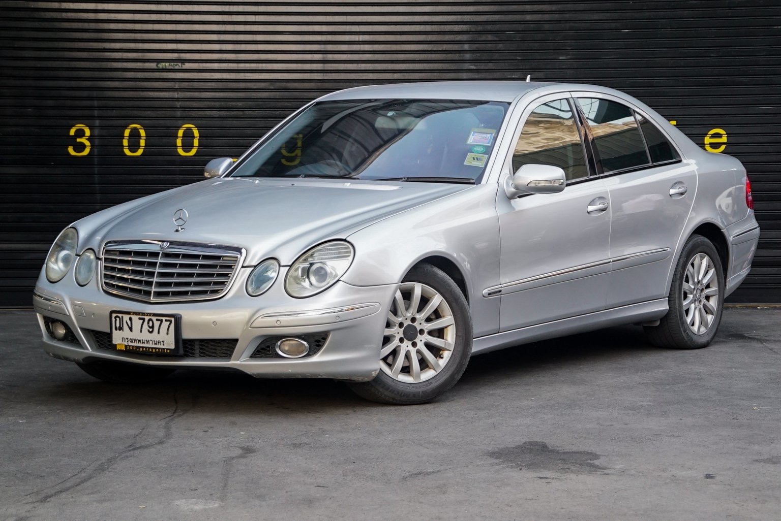 Mercedes-Benz E-Class W211 E200 ปี 2008 สีเงิน