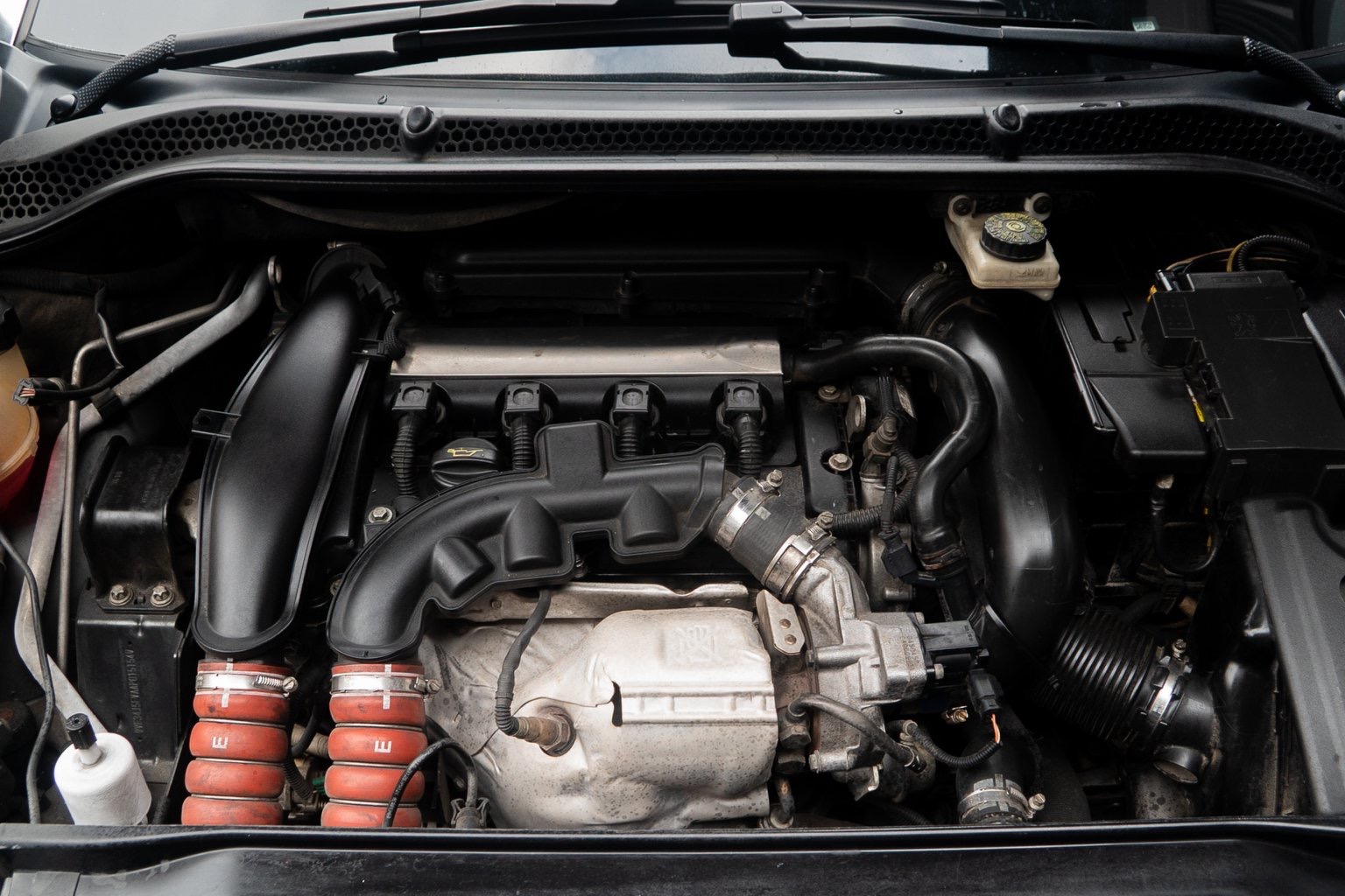 Peugeot RCZ ปี 2011 สีเทา (รูปที่ 15)