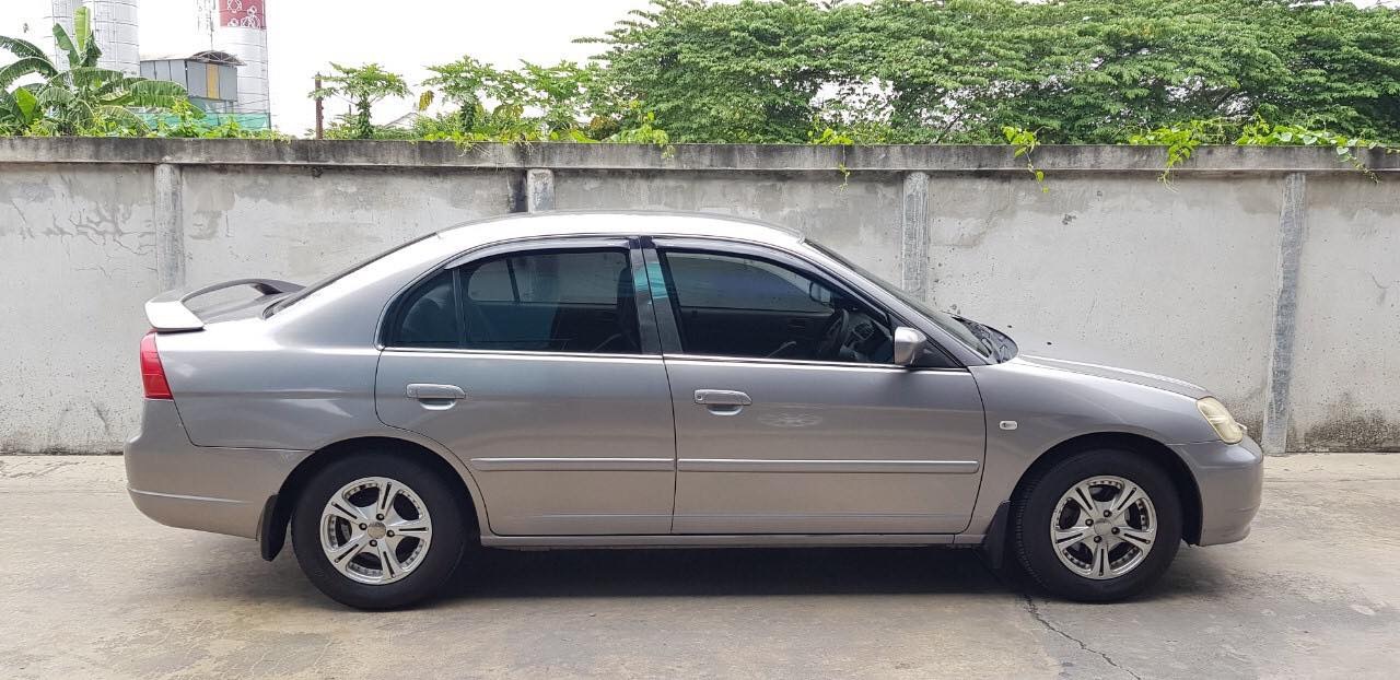 Honda Civic ES (Dimension) โฉมแรก ปี 2003 สีเทา