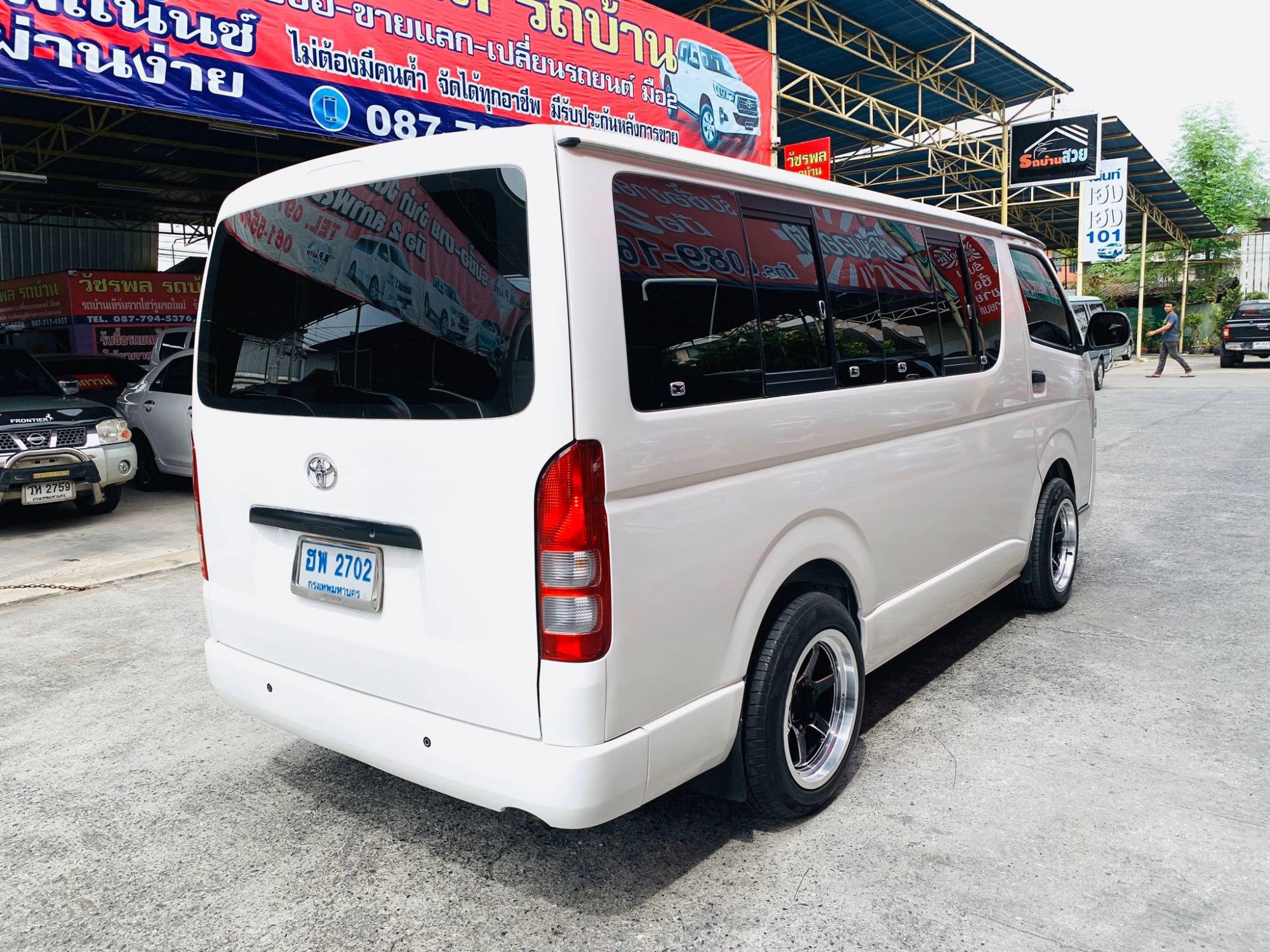 Toyota HiAce หลังคาเตี้ย ปี 2014 สีขาว (รูปที่ 14)