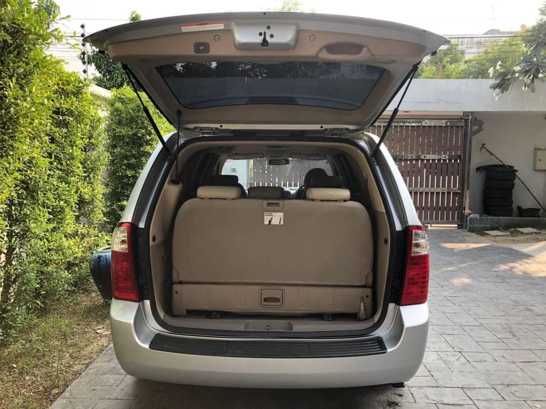 Kia Carnival Gen2 ปี 2010 สีเงิน (รูปที่ 11)