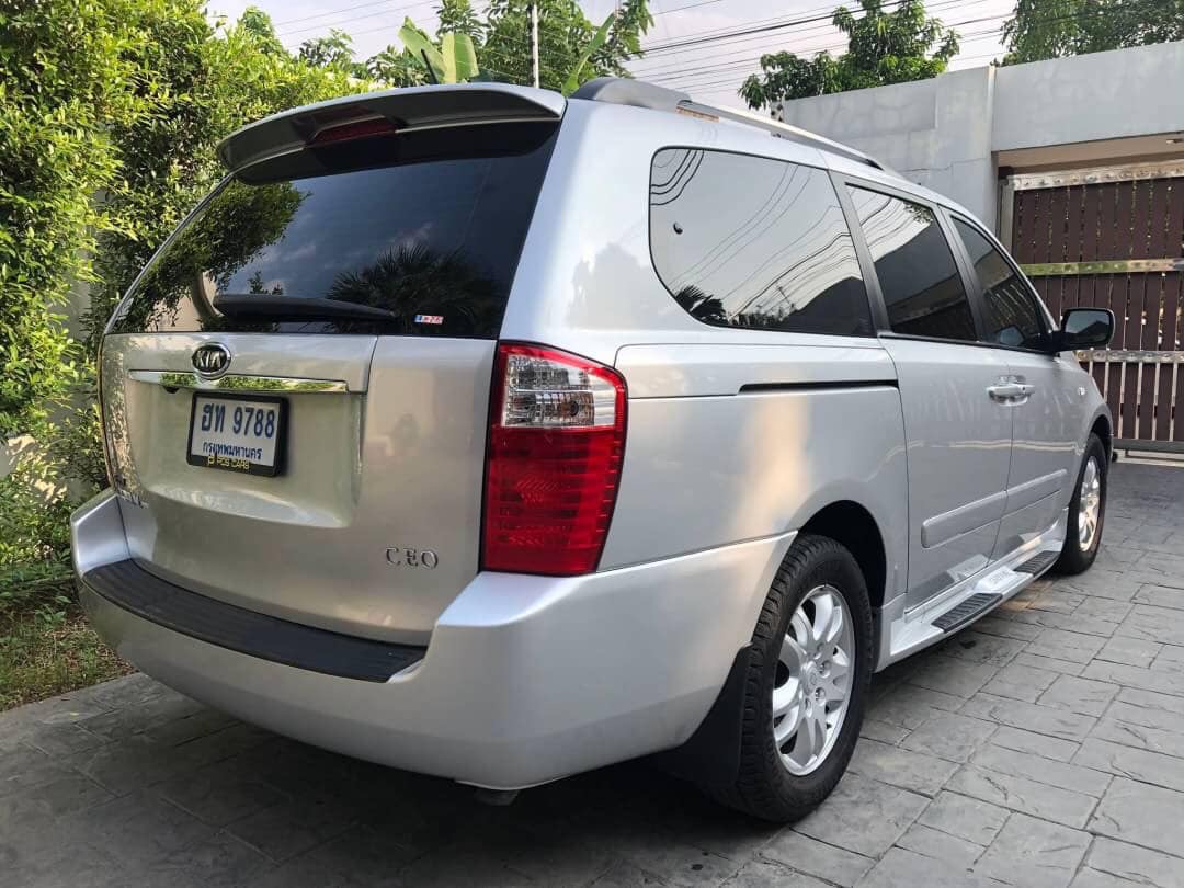 Kia Carnival Gen2 ปี 2010 สีเงิน (รูปที่ 3)
