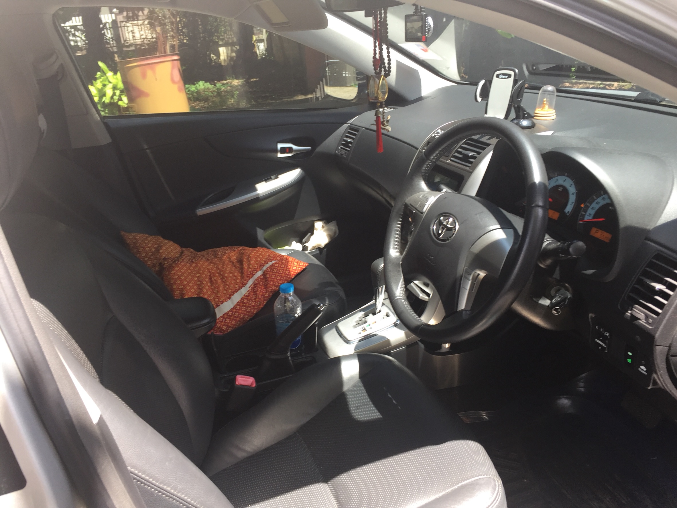 Toyota Corolla Altis ปี 2013 สีเงิน (รูปที่ 4)