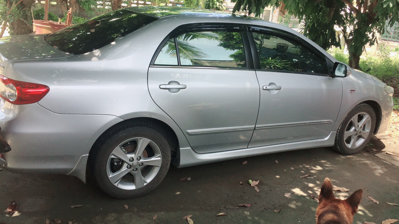 Toyota Corolla Altis ปี 2013 สีเงิน