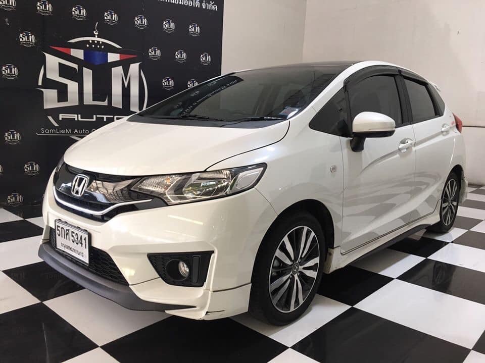 Honda Jazz GK ปี 2017 สีขาว (รูปที่ 2)