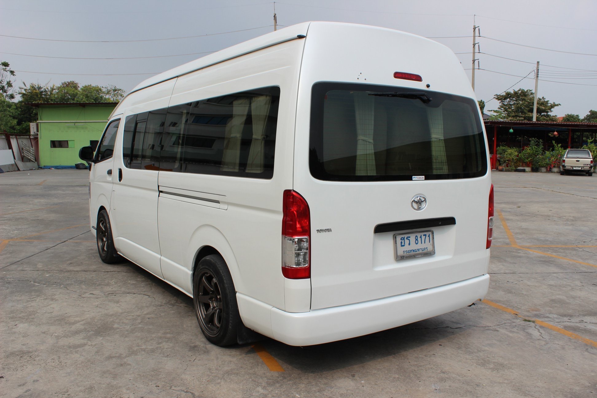 Toyota HiAce Commuter ปี 2012 สีขาว (รูปที่ 17)