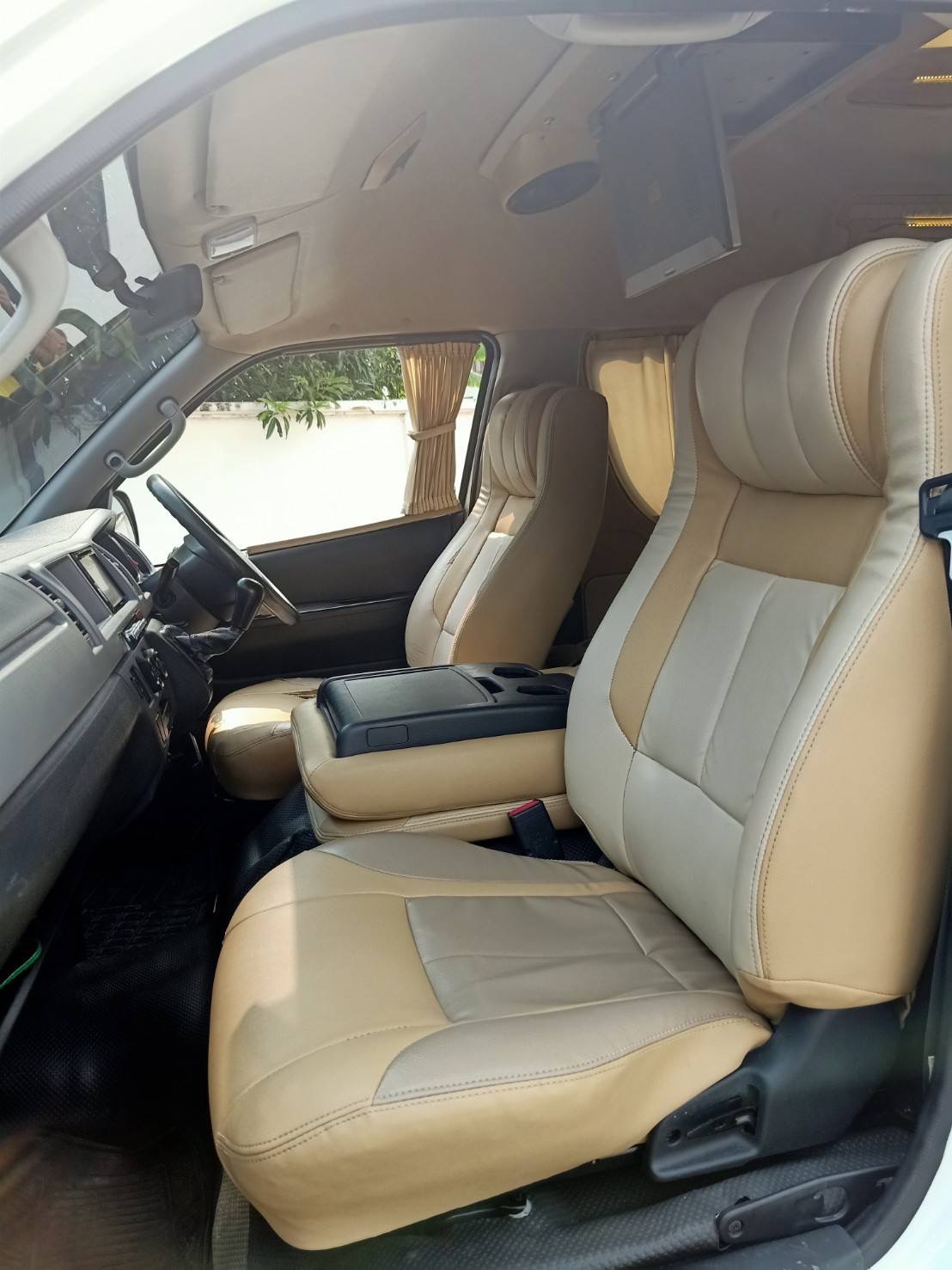 Toyota HiAce Commuter ปี 2012 สีขาว (รูปที่ 10)