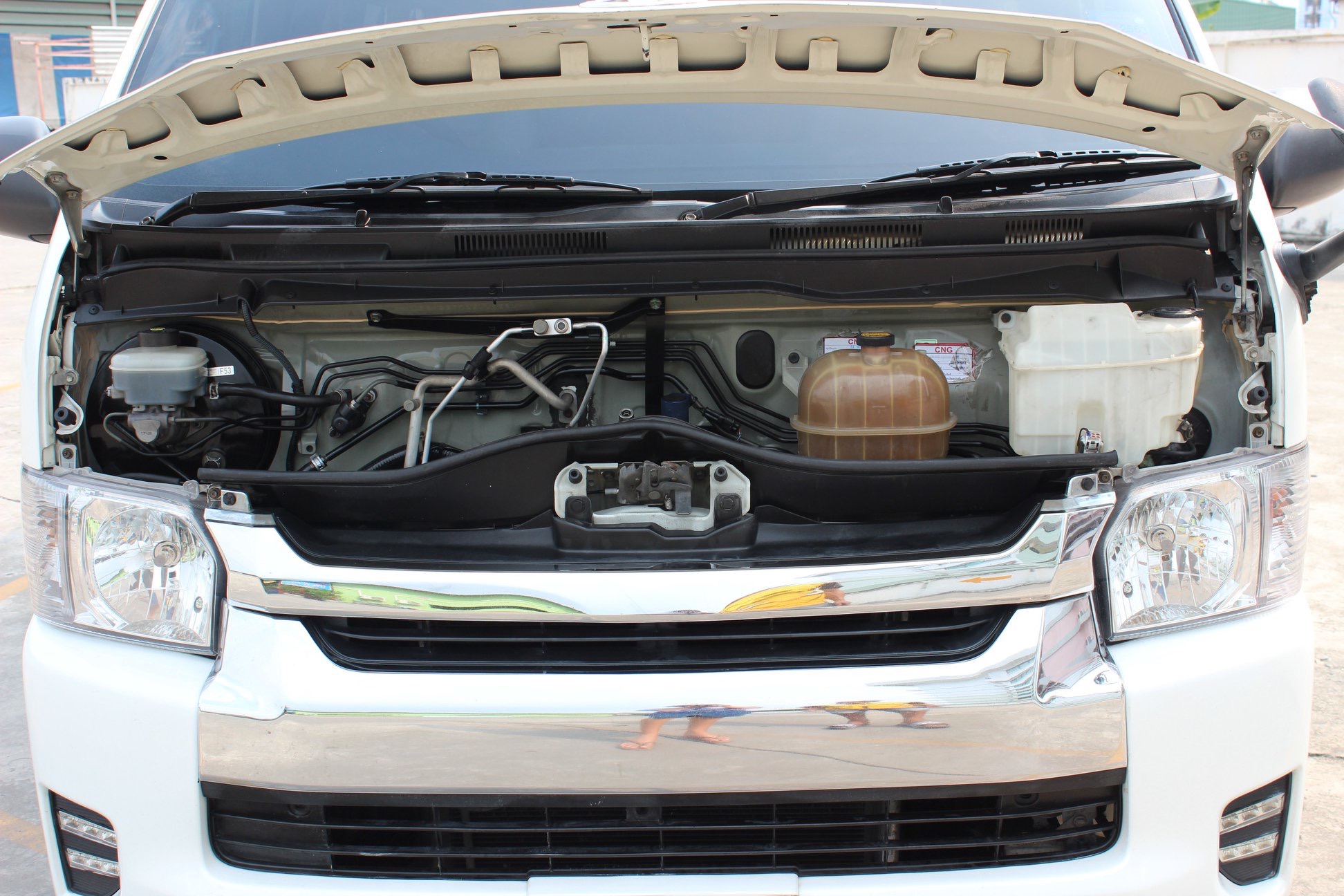 Toyota HiAce Commuter ปี 2012 สีขาว (รูปที่ 21)