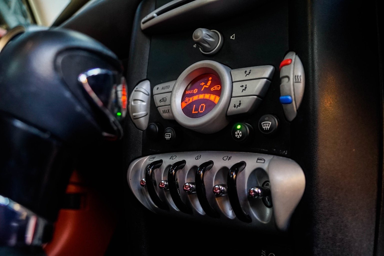 Mini Hatch (Cooper) Gen2 R56 ปี 2010 สีแดง (รูปที่ 7)