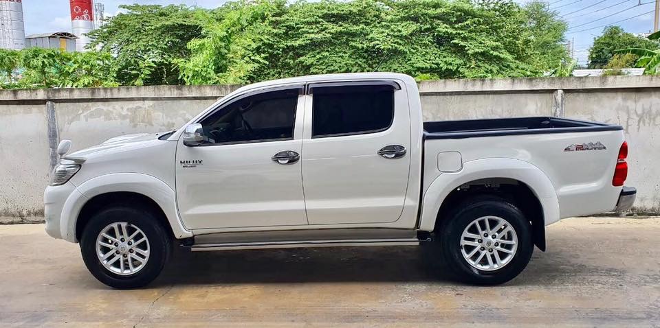 Toyota Hilux Vigo Prerunner (4 ประตู) ปี 2012 สีขาว (รูปที่ 7)