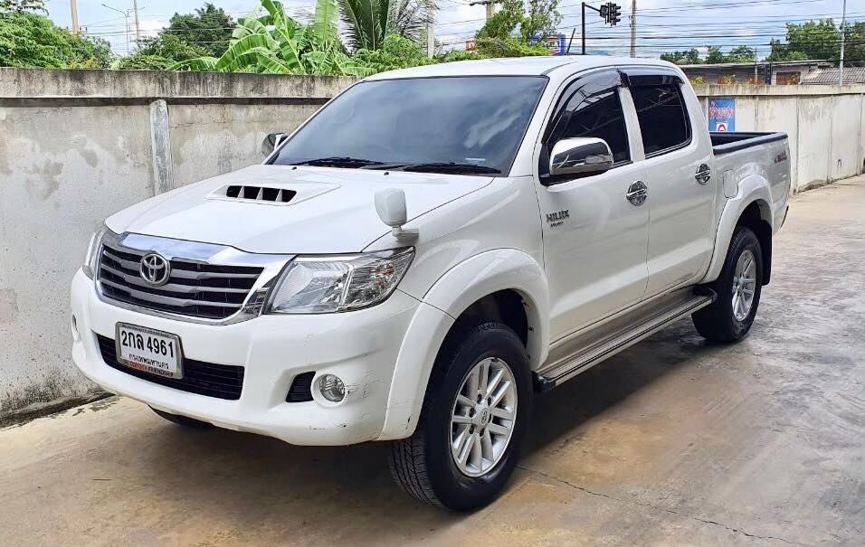 Toyota Hilux Vigo Prerunner (4 ประตู) ปี 2012 สีขาว