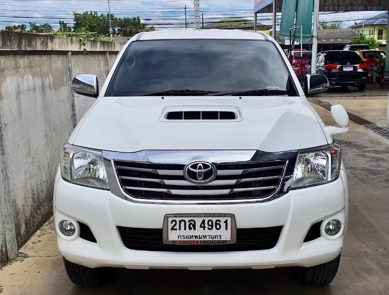 Toyota Hilux Vigo Prerunner (4 ประตู) ปี 2012 สีขาว (รูปที่ 2)