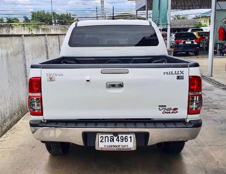 Toyota Hilux Vigo Prerunner (4 ประตู) ปี 2012 สีขาว (รูปที่ 3)