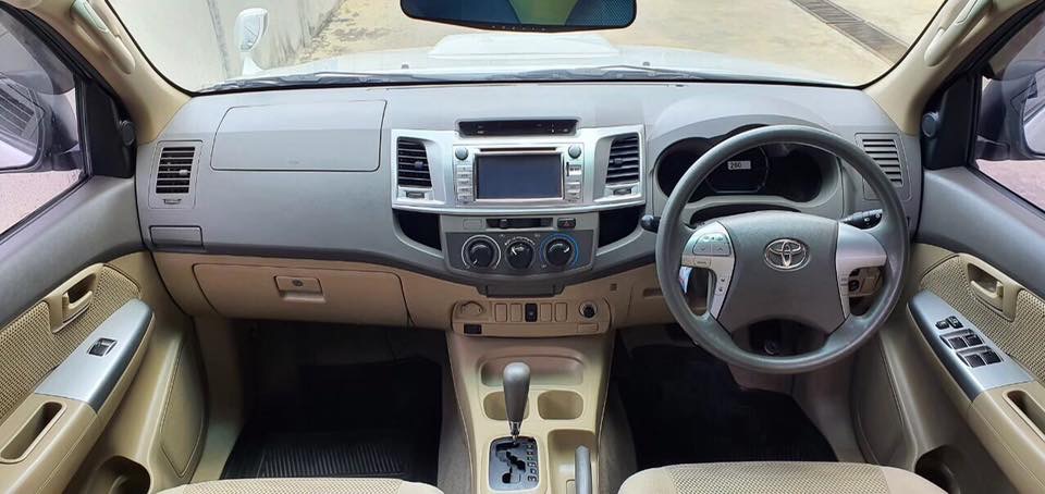 Toyota Hilux Vigo Prerunner (4 ประตู) ปี 2012 สีขาว (รูปที่ 12)
