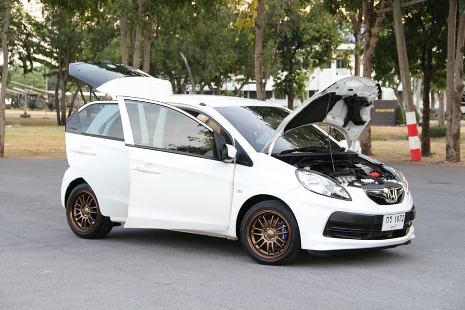 Honda Brio ปี 2011 สีขาว (รูปที่ 22)