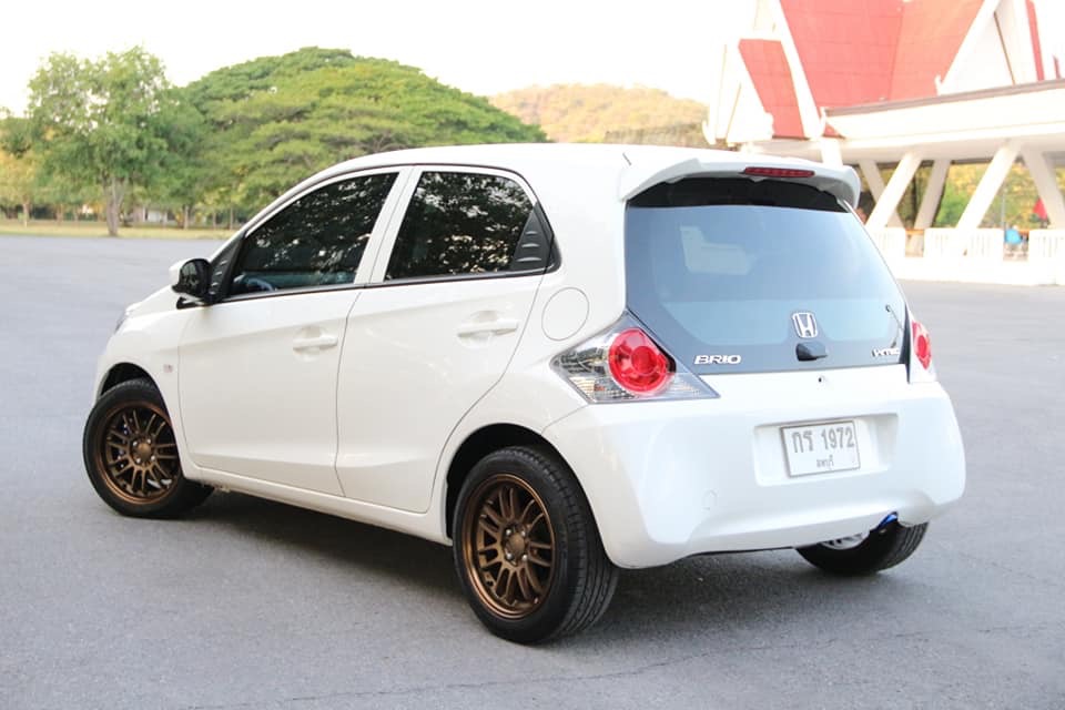 Honda Brio ปี 2011 สีขาว (รูปที่ 4)