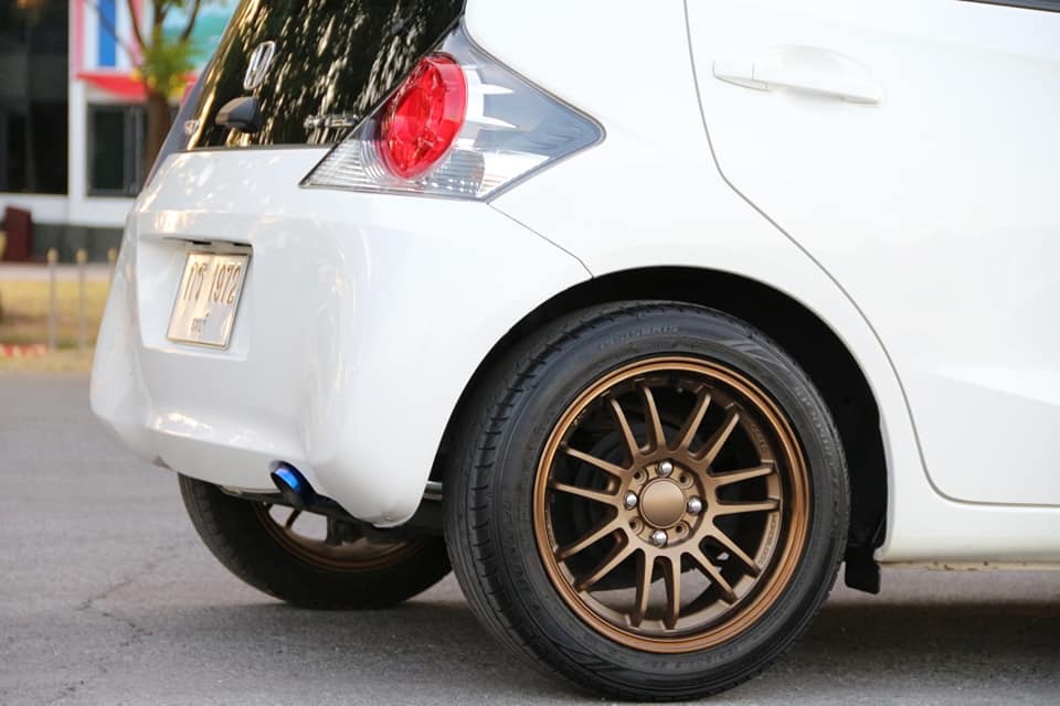 Honda Brio ปี 2011 สีขาว (รูปที่ 14)
