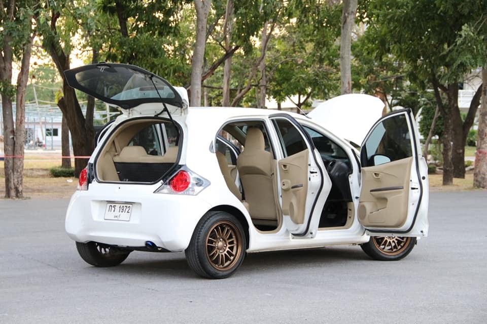 Honda Brio ปี 2011 สีขาว (รูปที่ 20)