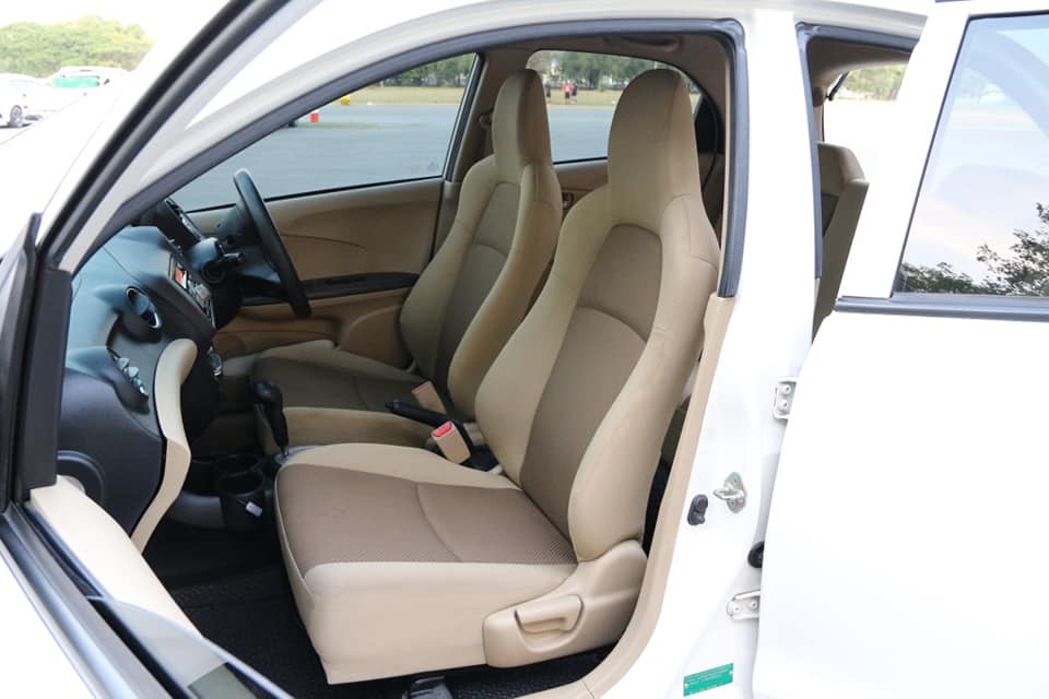 Honda Brio ปี 2011 สีขาว (รูปที่ 18)