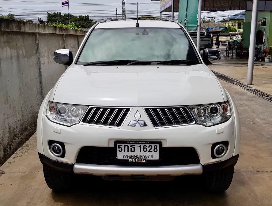 Mitsubishi Pajero Sport ปี 2012 สีขาว