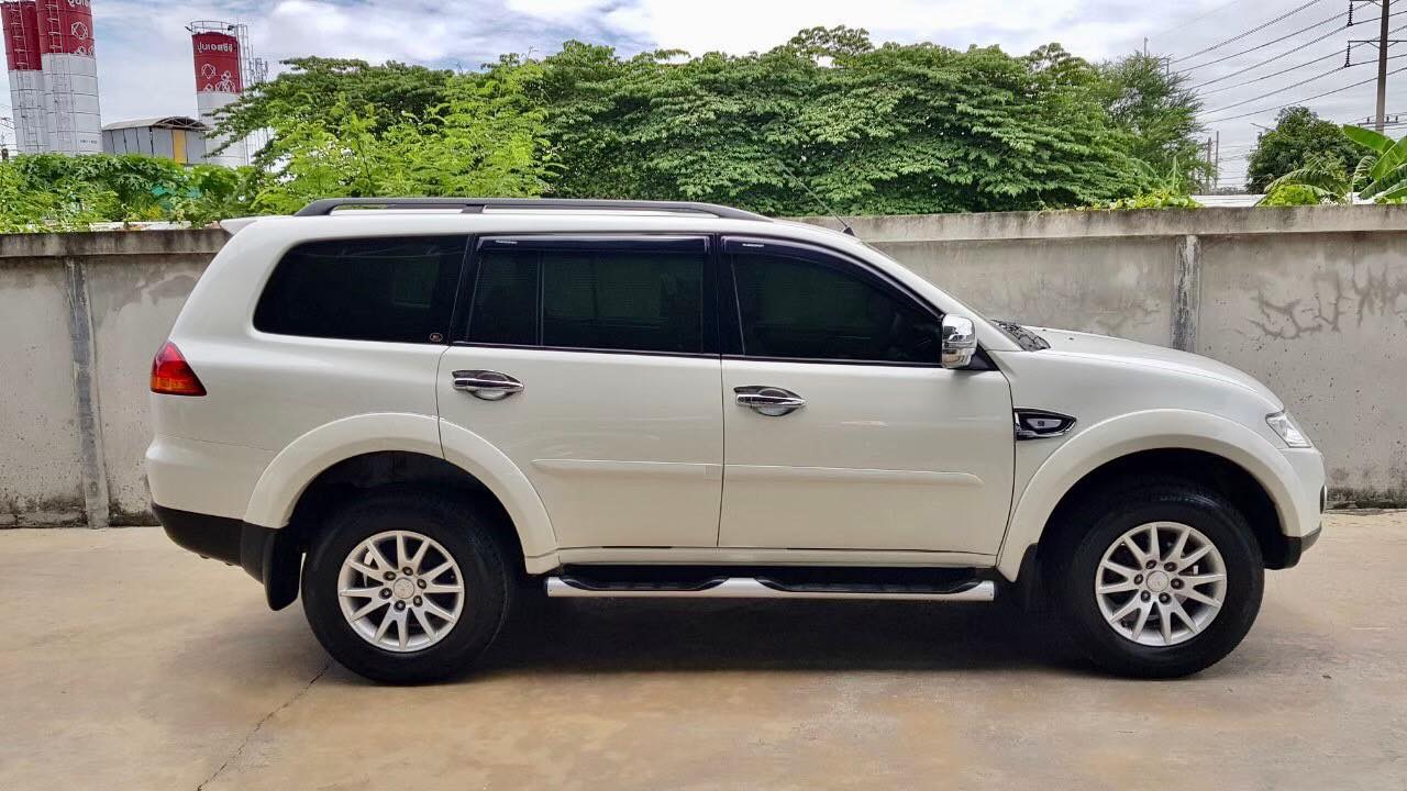 Mitsubishi Pajero Sport ปี 2012 สีขาว