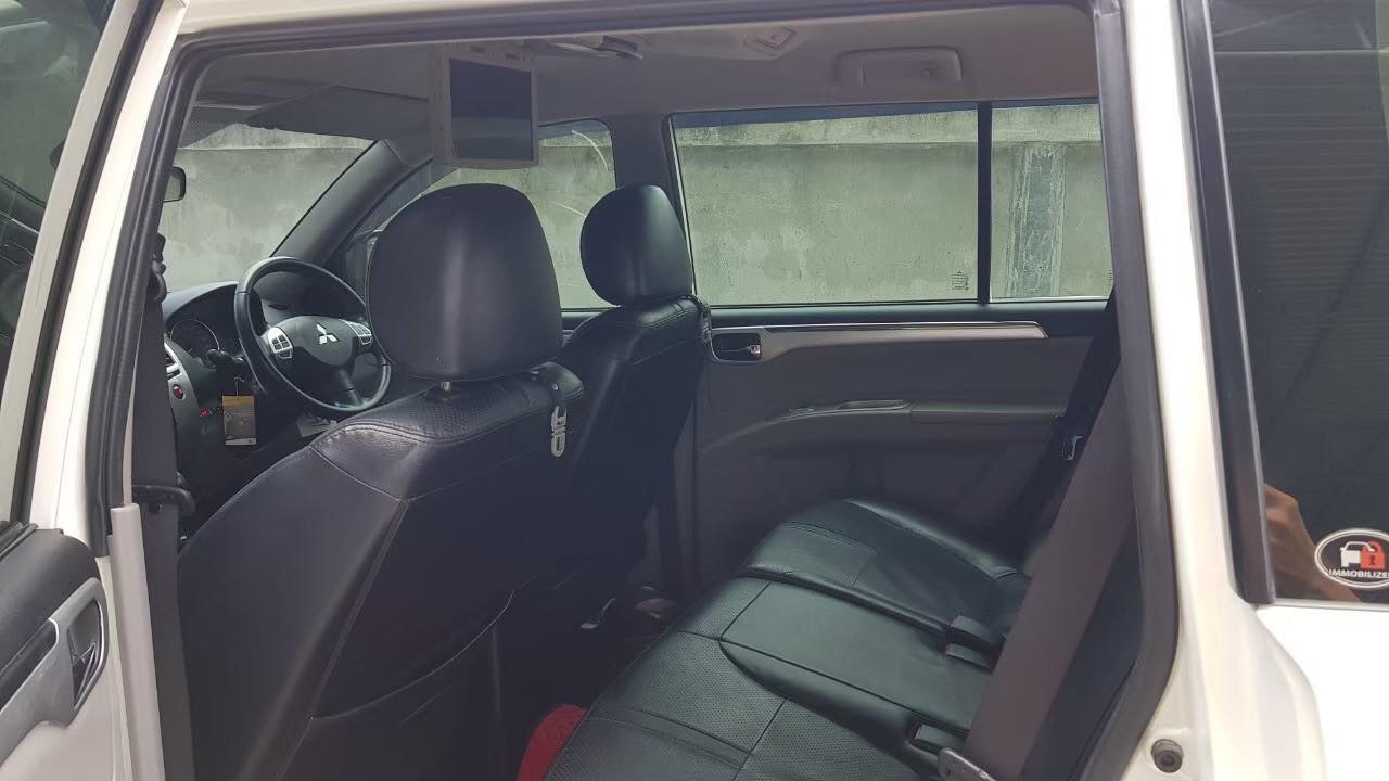 Mitsubishi Pajero Sport ปี 2012 สีขาว (รูปที่ 12)