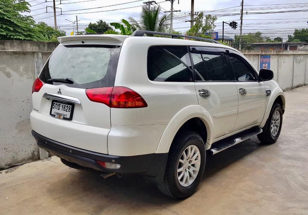 Mitsubishi Pajero Sport ปี 2012 สีขาว