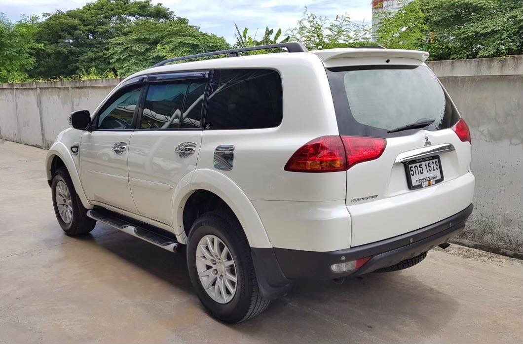 Mitsubishi Pajero Sport ปี 2012 สีขาว