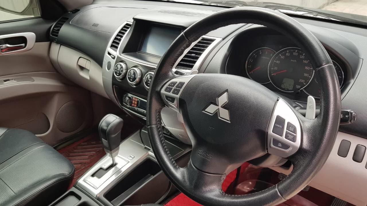 Mitsubishi Pajero Sport ปี 2012 สีขาว (รูปที่ 9)