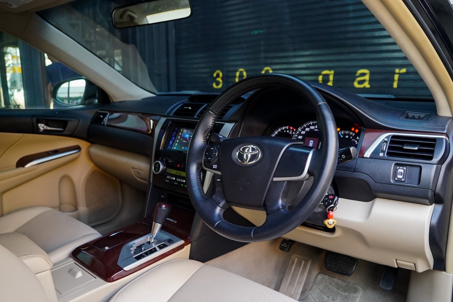 Toyota Camry (XV50) โฉมแรก ปี 2012 สีดำ (รูปที่ 8)