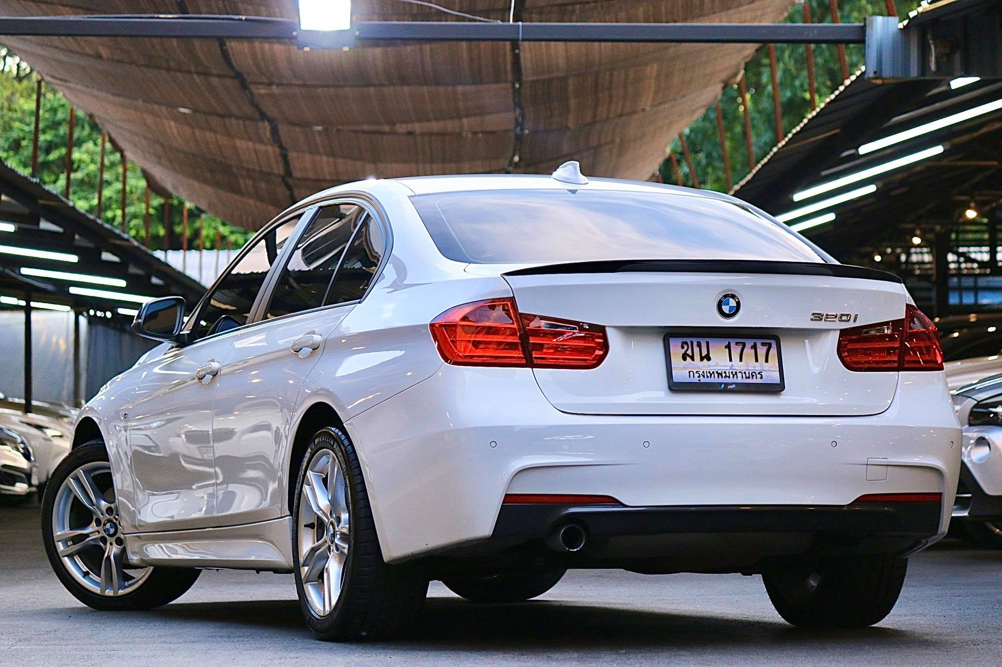 BMW 3 Series Gen6 F30 320i ปี 2013 สีขาว (รูปที่ 18)