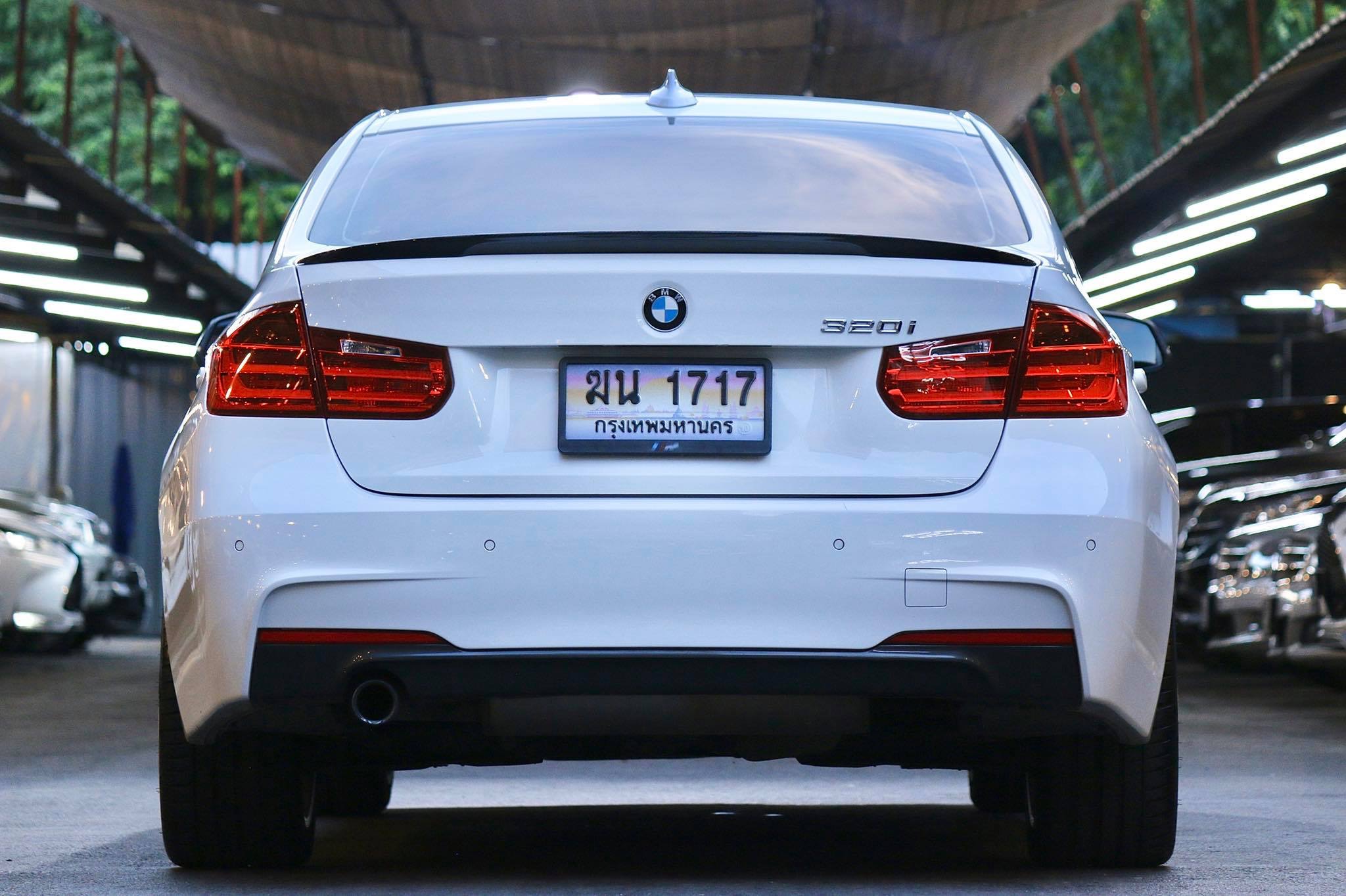 BMW 3 Series Gen6 F30 320i ปี 2013 สีขาว (รูปที่ 4)