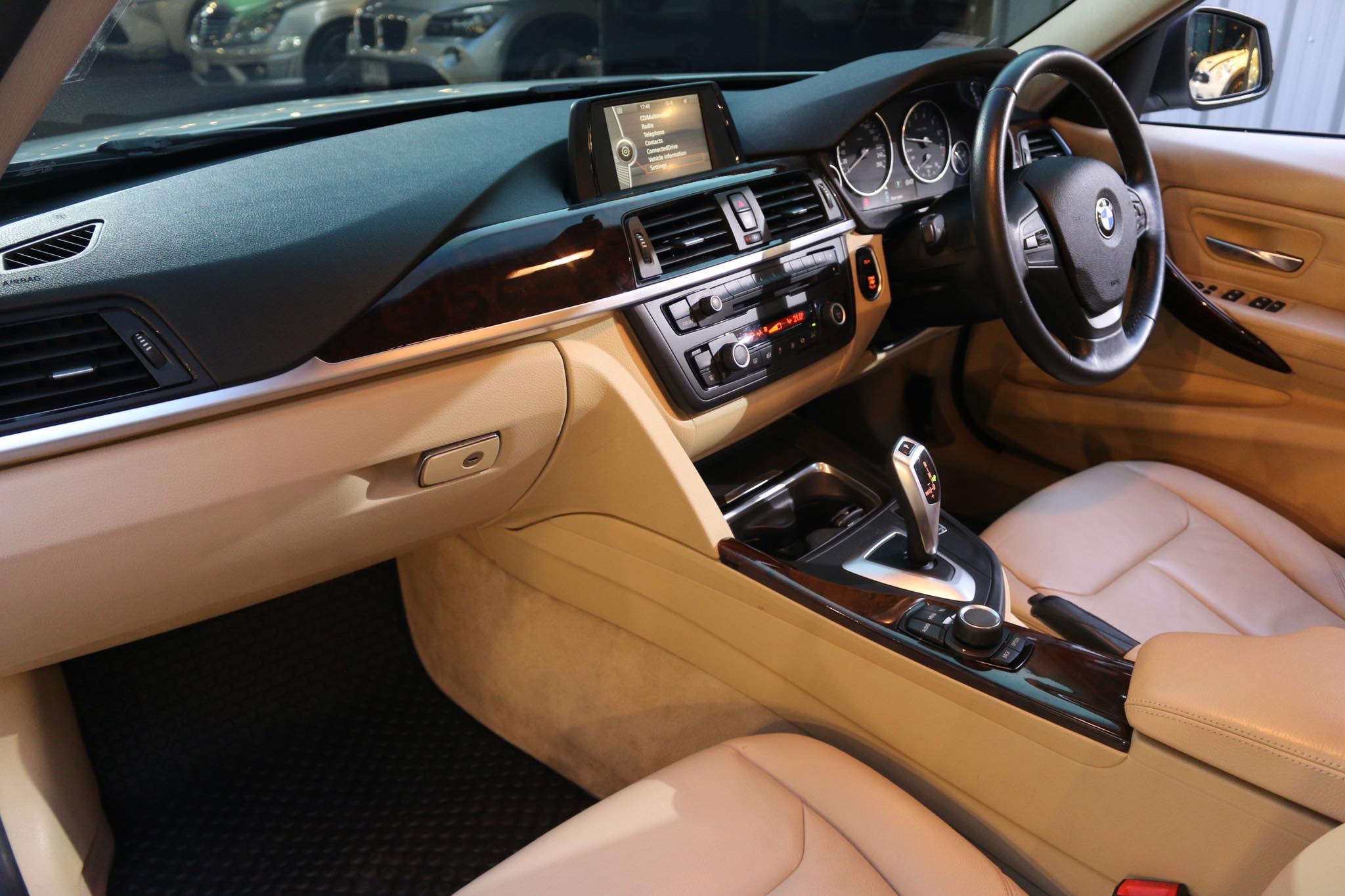 BMW 3 Series Gen6 F30 320i ปี 2013 สีขาว (รูปที่ 11)