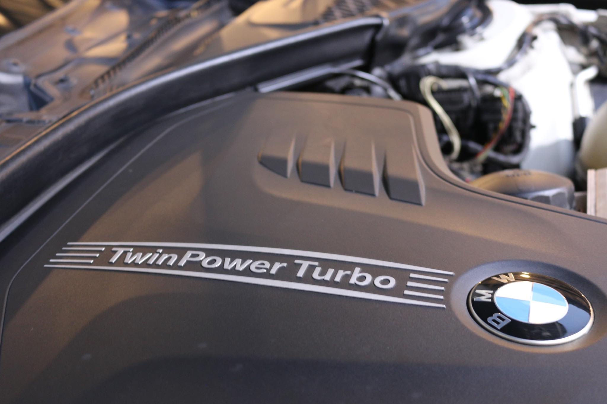 BMW 3 Series Gen6 F30 320i ปี 2013 สีขาว (รูปที่ 25)