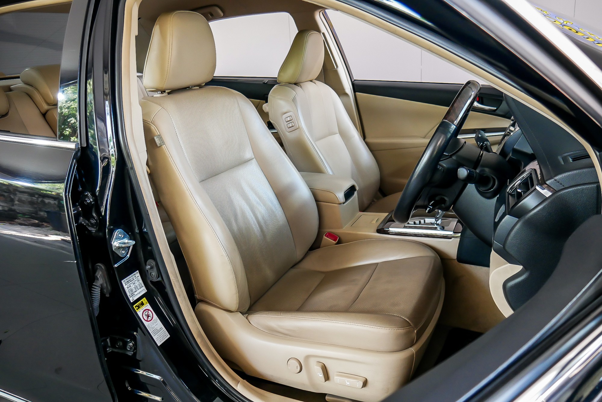 TOYOTA CAMRY 2.5 HV NAVI AT ปี 2014 สีดำ (รูปที่ 9)