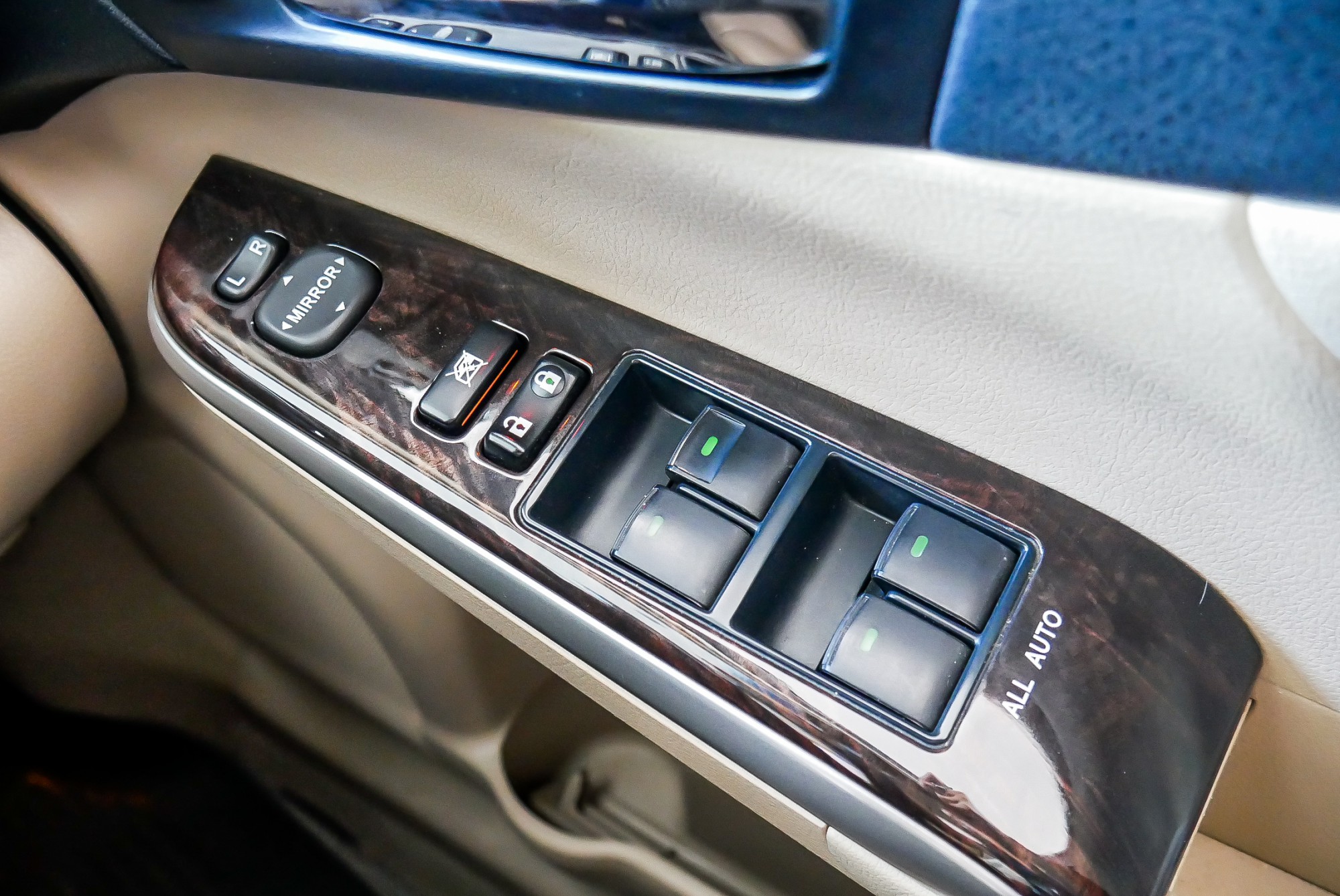 TOYOTA CAMRY 2.5 HV NAVI AT ปี 2014 สีดำ (รูปที่ 13)