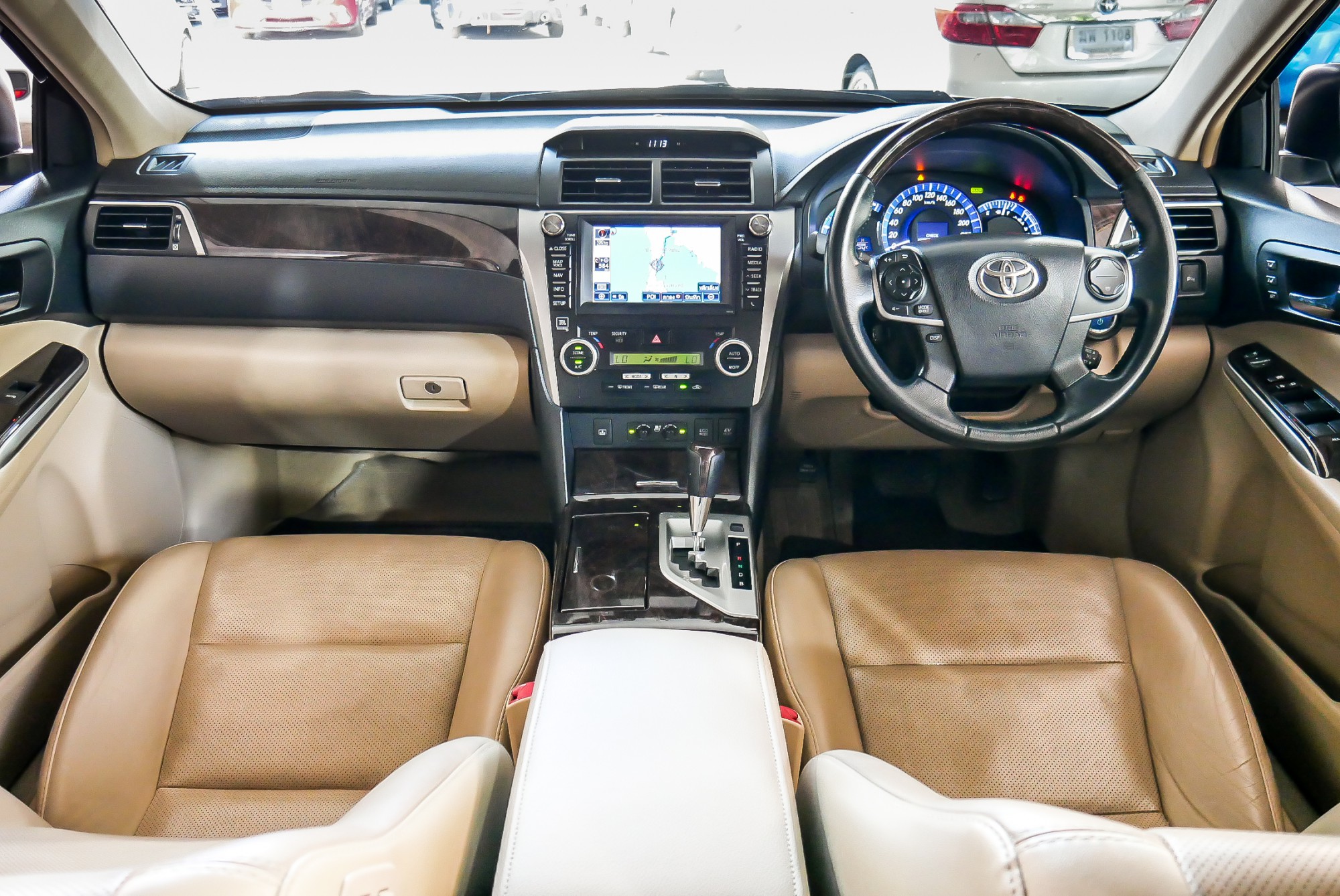 TOYOTA CAMRY 2.5 HV NAVI AT ปี 2014 สีดำ (รูปที่ 5)