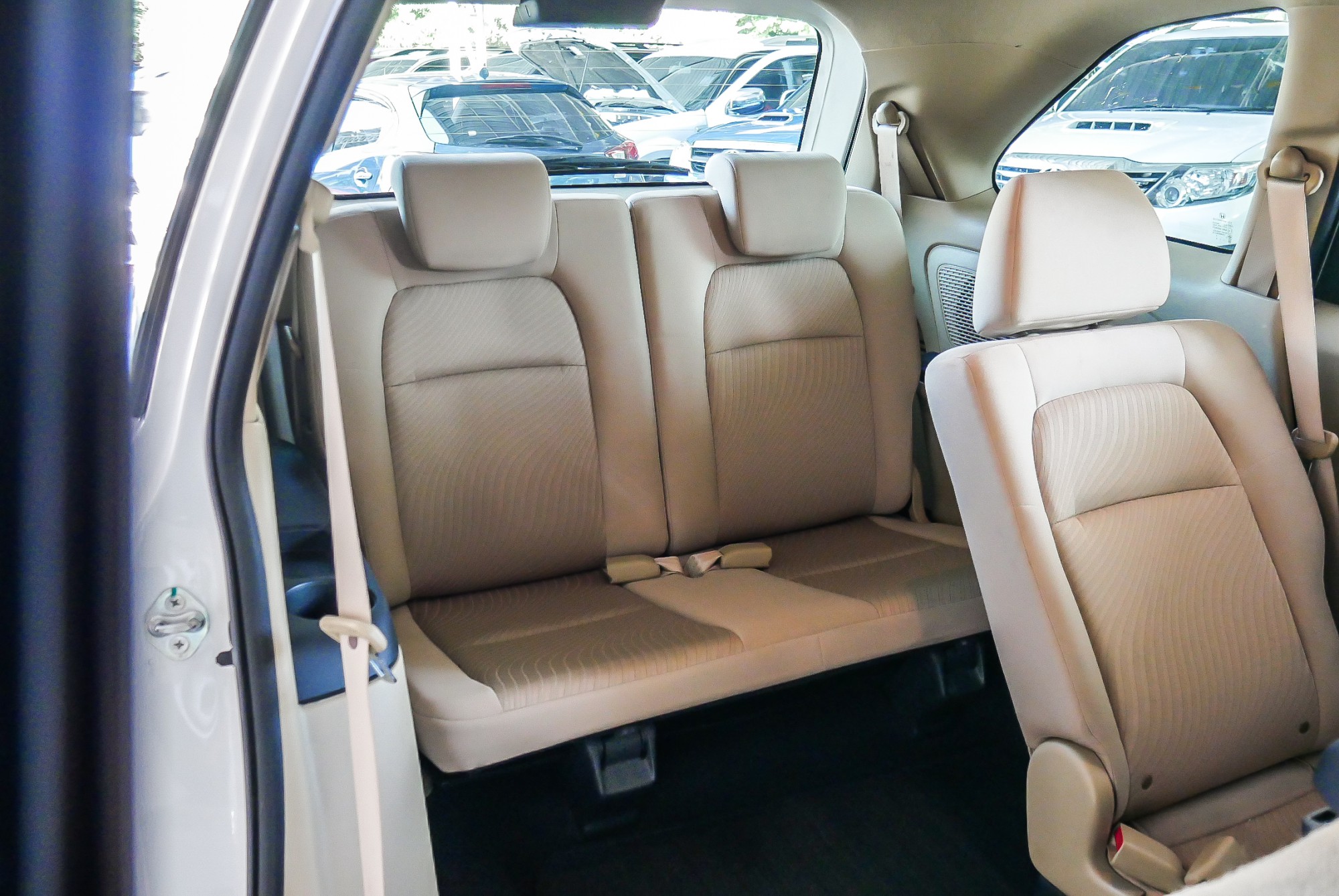 Honda Mobilio ปี 2015 สีขาว (รูปที่ 11)