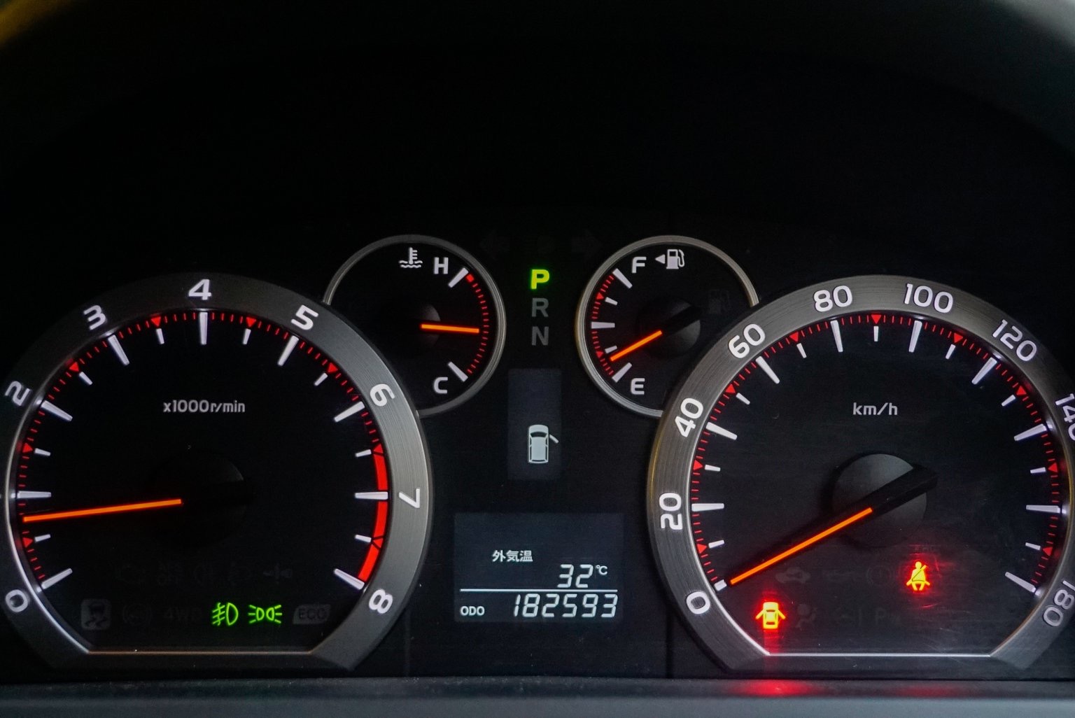 Toyota Vellfire ปี 2012 สีดำ (รูปที่ 5)