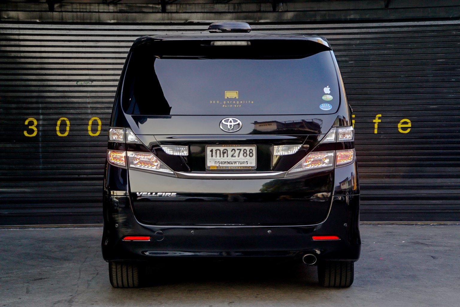 Toyota Vellfire ปี 2012 สีดำ (รูปที่ 4)
