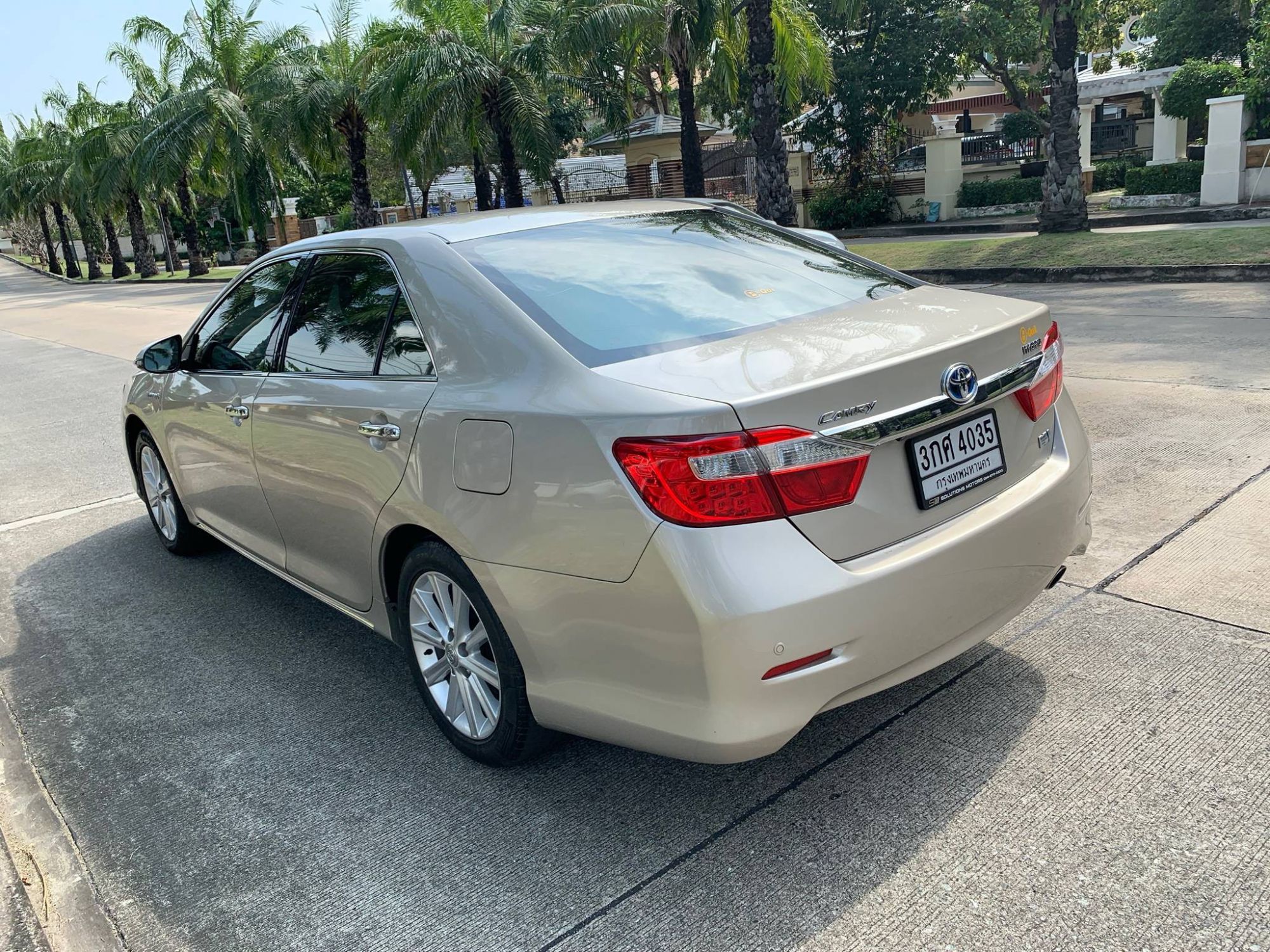 Toyota Camry (XV50) ปี 2014 สีทอง (รูปที่ 12)