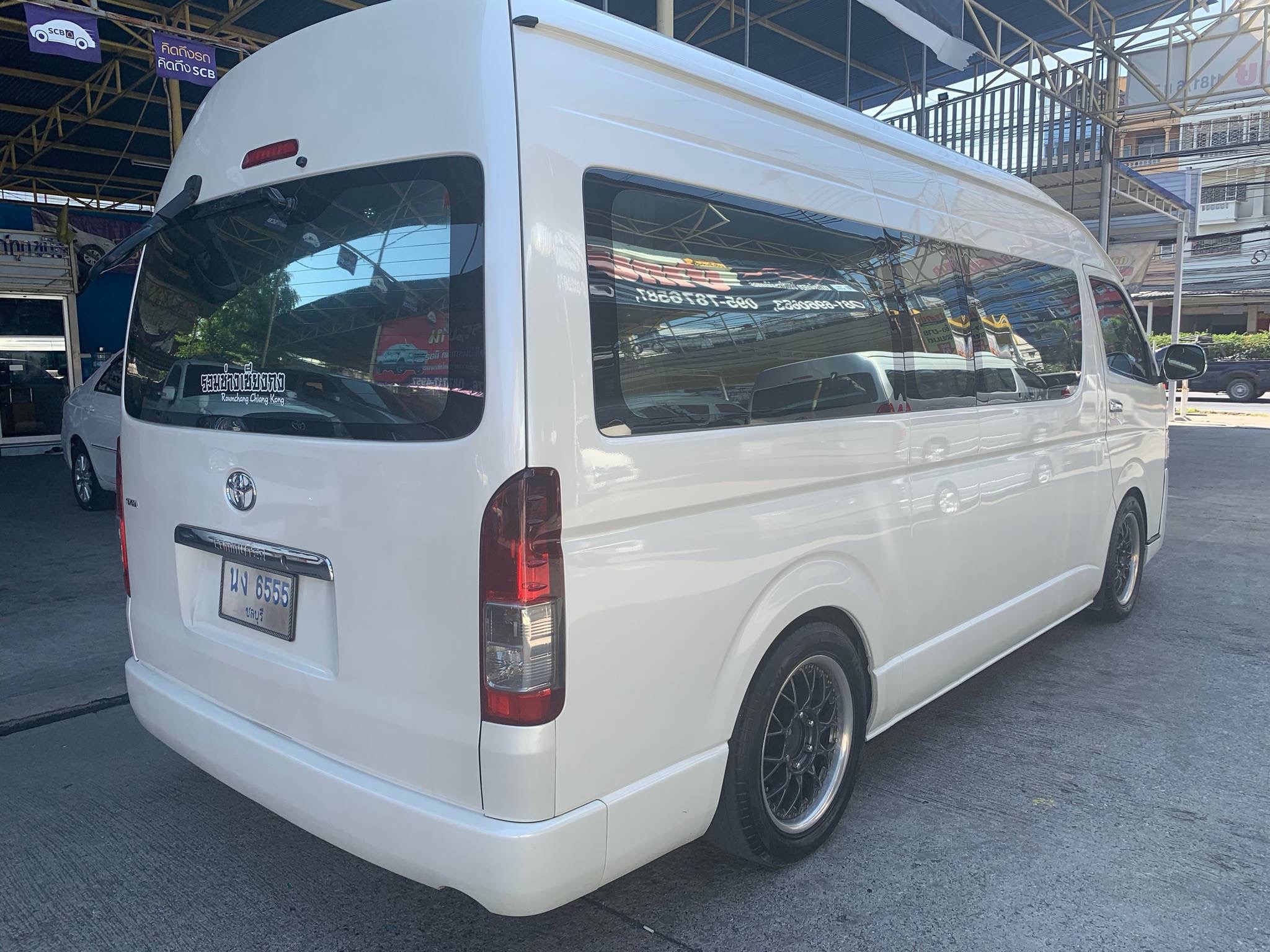 Toyota HiAce Commuter ปี 2011 สีขาว (รูปที่ 10)