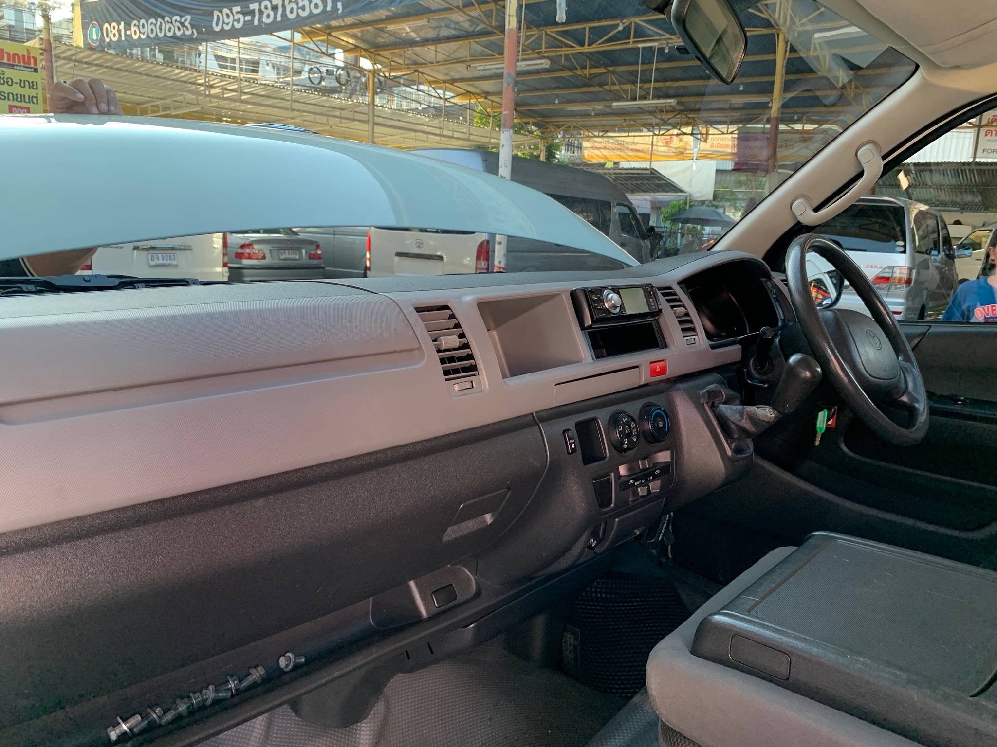 Toyota HiAce Commuter ปี 2008 สีขาว (รูปที่ 7)