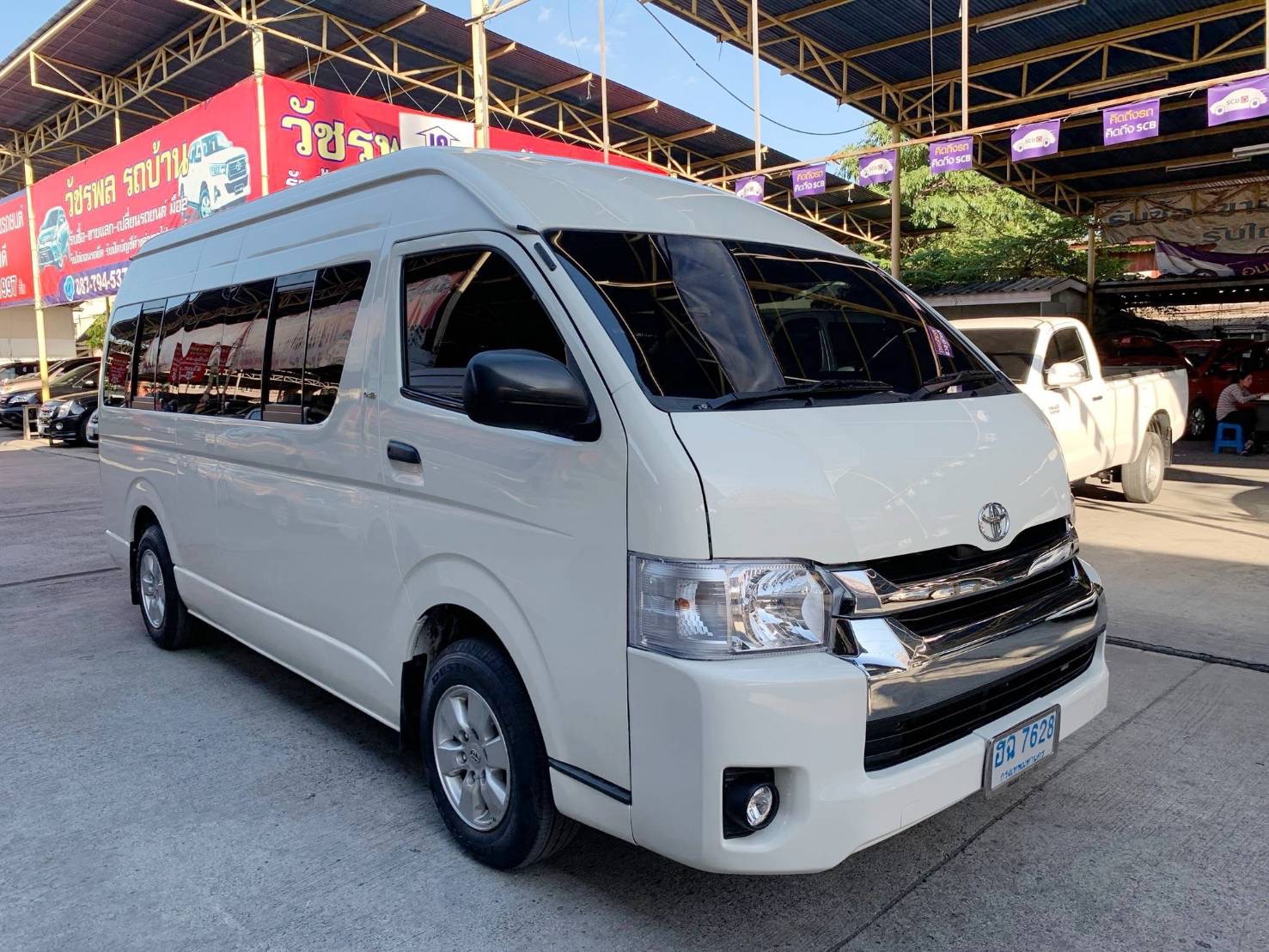 Toyota HiAce Commuter ปี 2008 สีขาว (รูปที่ 9)