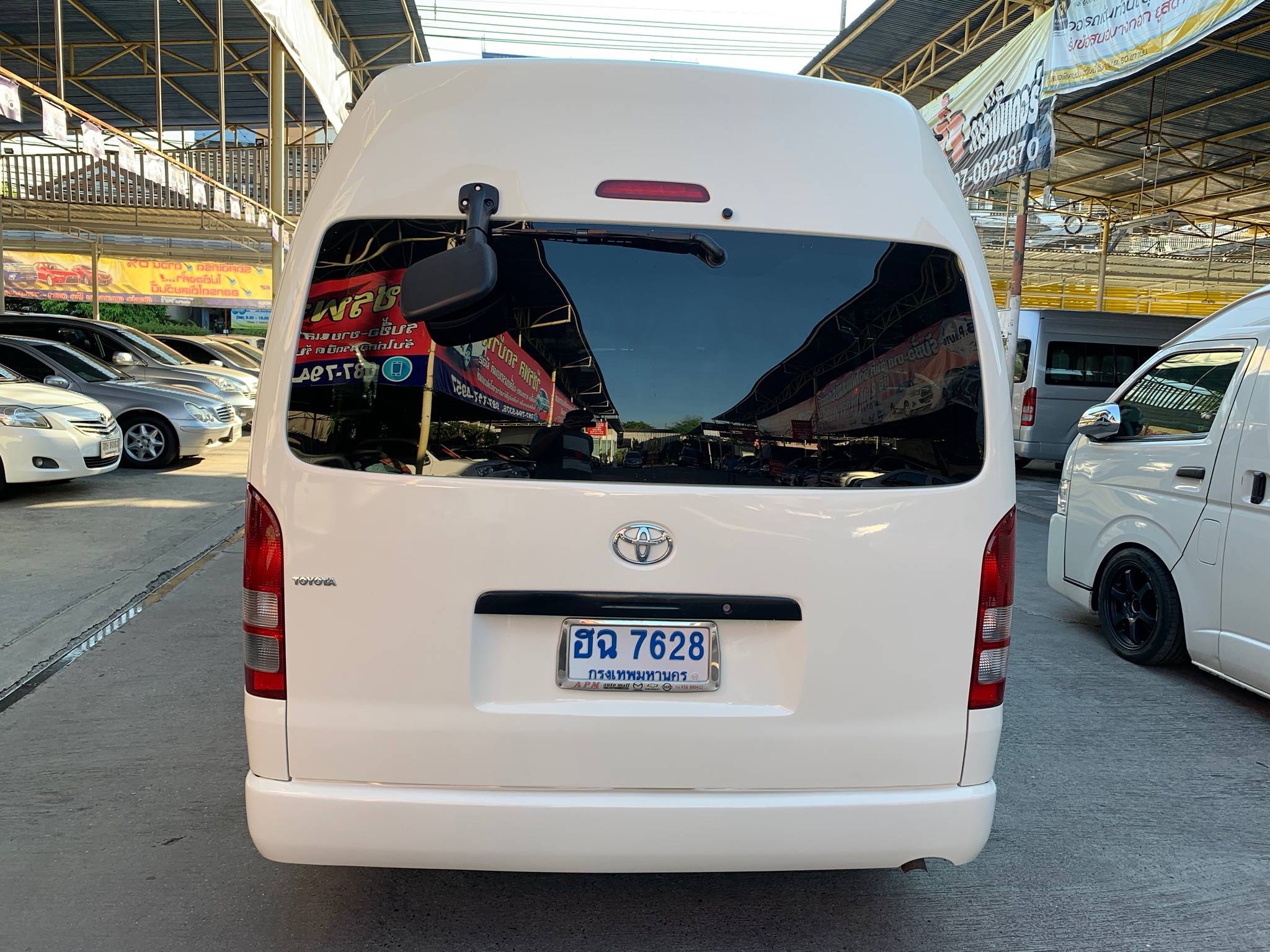 Toyota HiAce Commuter ปี 2008 สีขาว (รูปที่ 12)