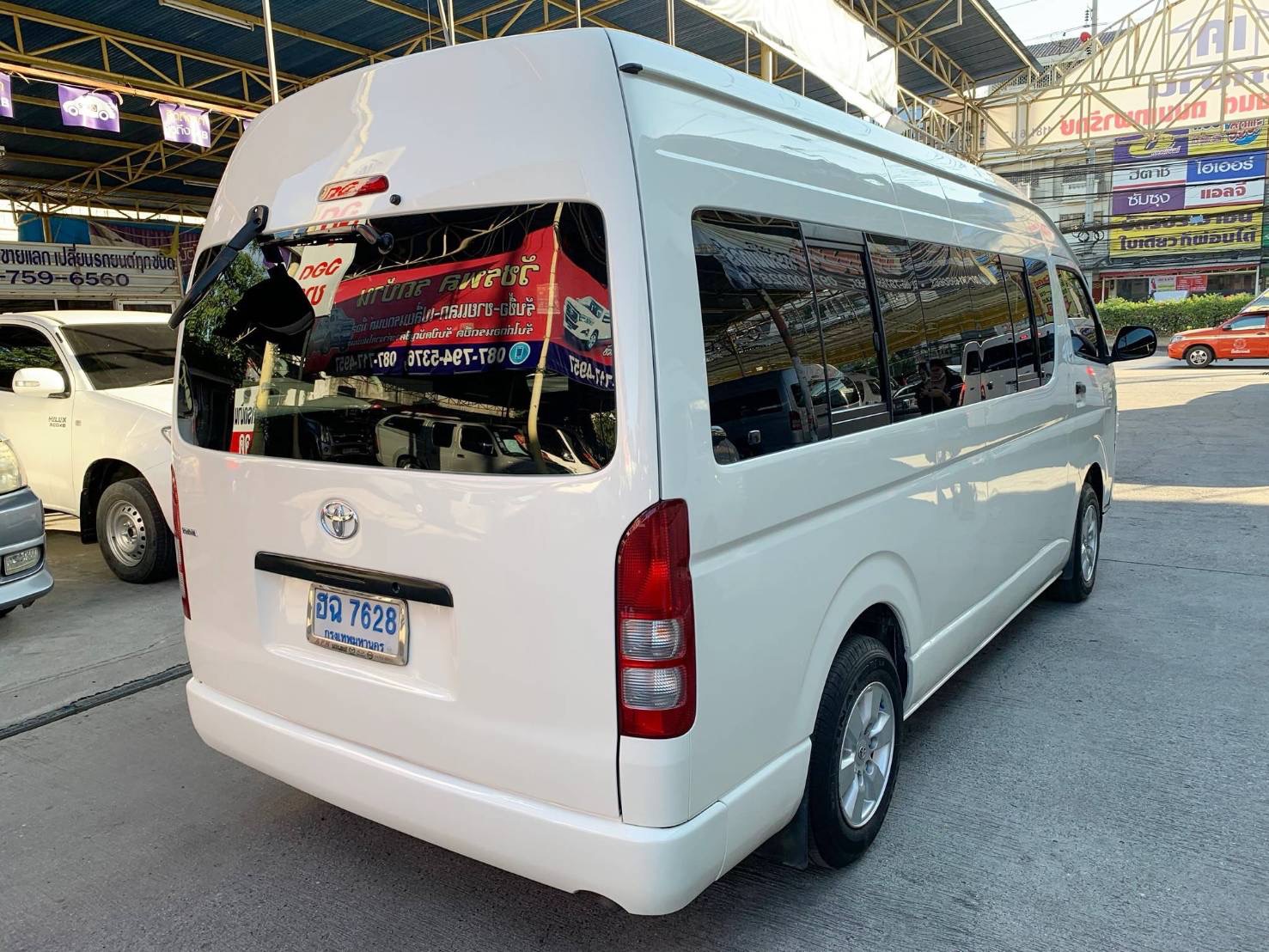 Toyota HiAce Commuter ปี 2008 สีขาว (รูปที่ 11)