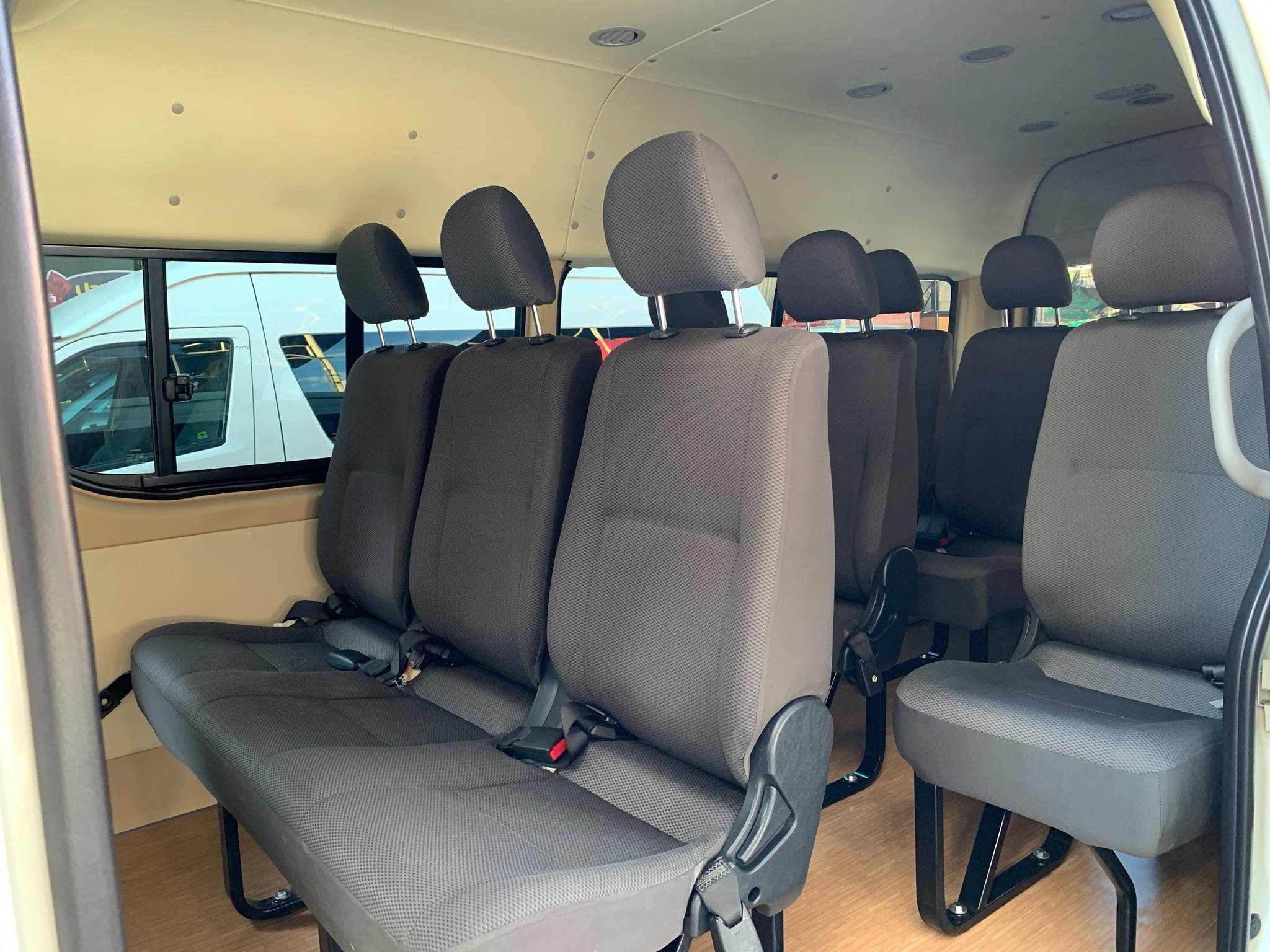 Toyota HiAce Commuter ปี 2008 สีขาว (รูปที่ 3)