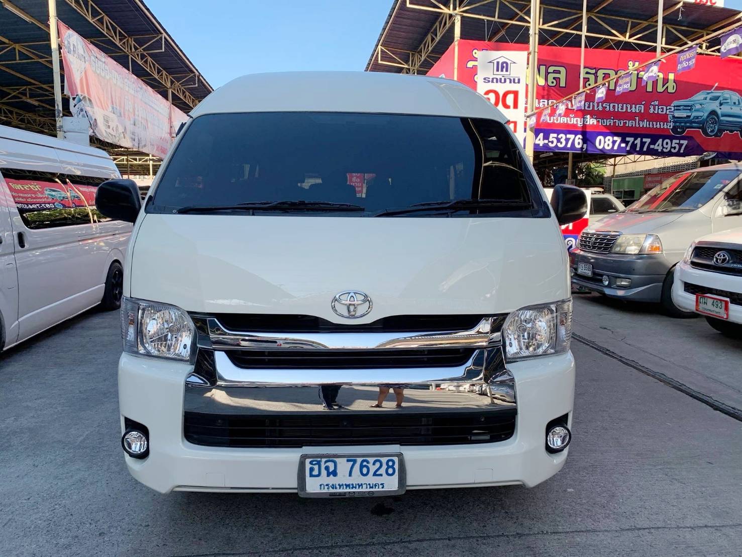 Toyota HiAce Commuter ปี 2008 สีขาว (รูปที่ 2)