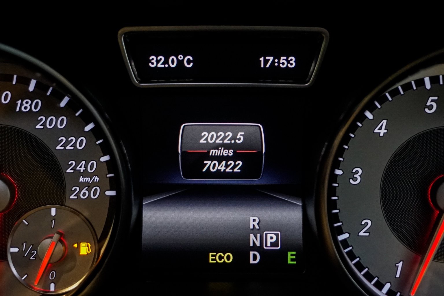 Mercedes-Benz CLA-Class C117 CLA250 ปี 2015 สีขาว (รูปที่ 5)